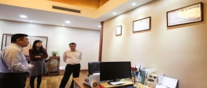 北京市民政局社团办基金会管理处处长雷承佐、社团办一处副处长王璐莅临北京市京潮公益基金会和北京潮商会调研